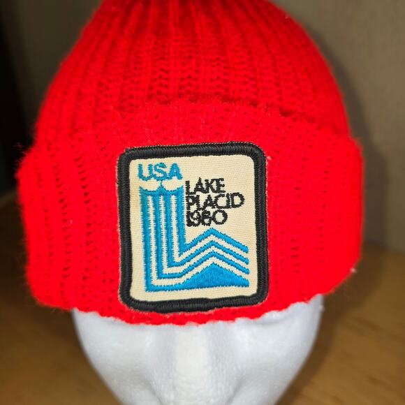 Usa Lake Placid 1980 Patch on Red Beanie Vintage 1980 Retro Winter Olympics - Picture 2 of 8